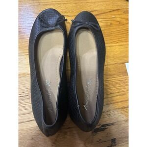 American Eagle Women's Slip On Ballet Flats Black Size 10 M Faux Leather Bow EUC